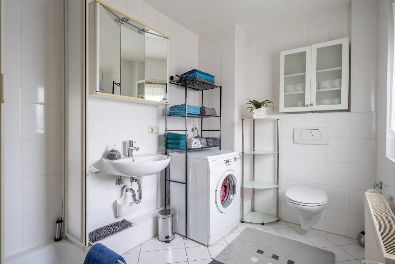 Private Rooms, Smokerhouse Hannover Homestay