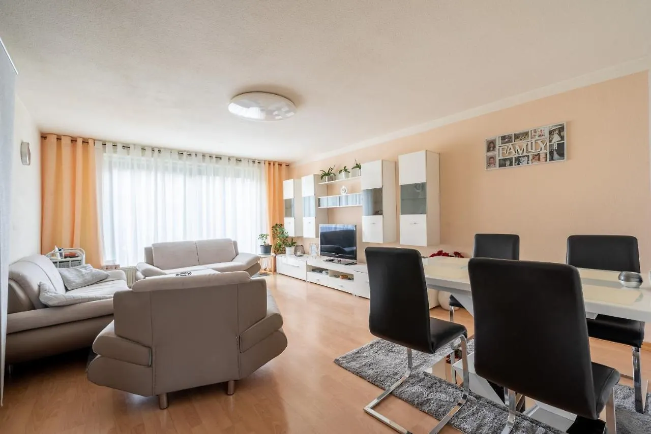 Homestay Private Rooms, Smokerhouse Hannover